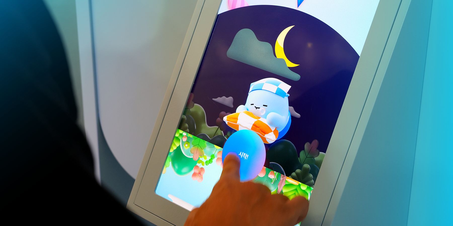 Touch-based Game App with Coin Hopper Touch-based Game App with Coin Hopper